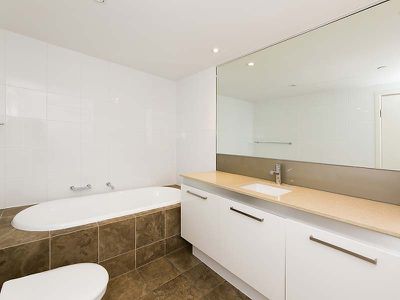 805 / 19 The Circus, Burswood
