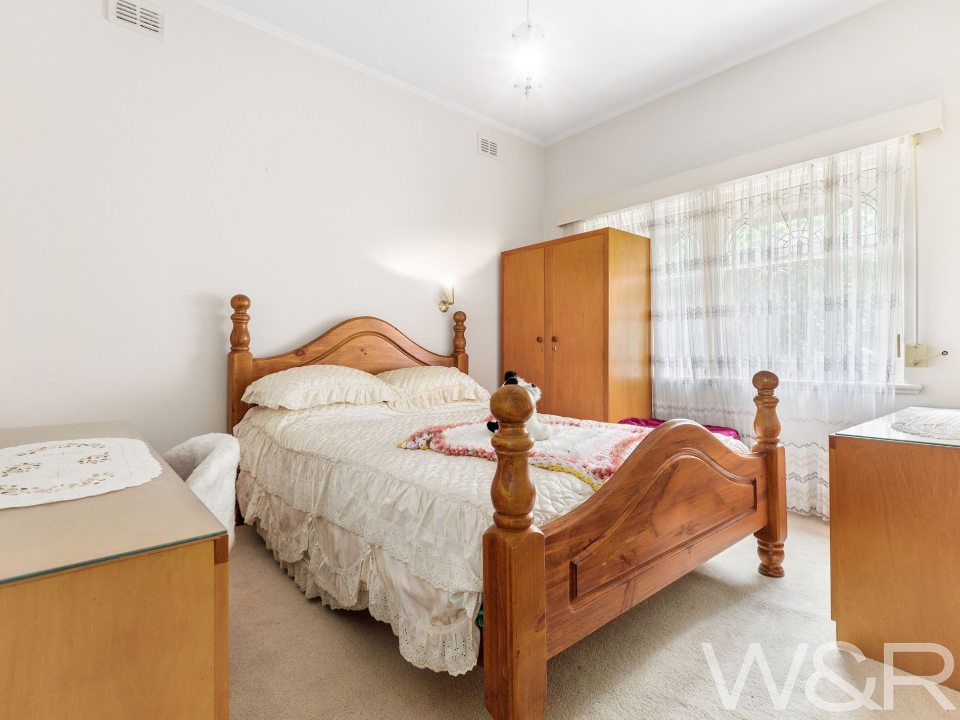 18 Hampton Street, Brooklyn Park