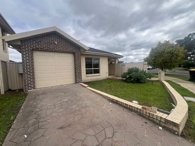 85A Falcon Circuit, Green Valley