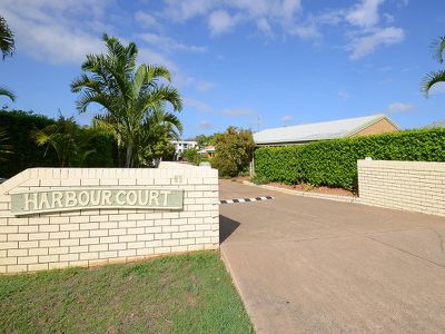 2 / 85 Miller Street, Urangan
