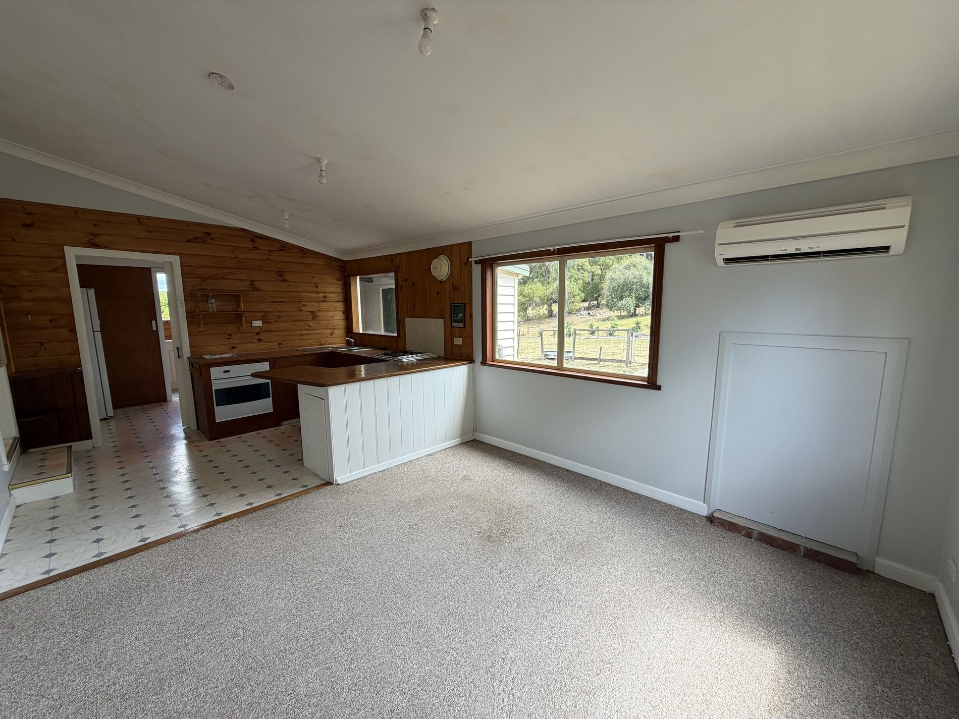 16817 Bass Highway, Flowerdale