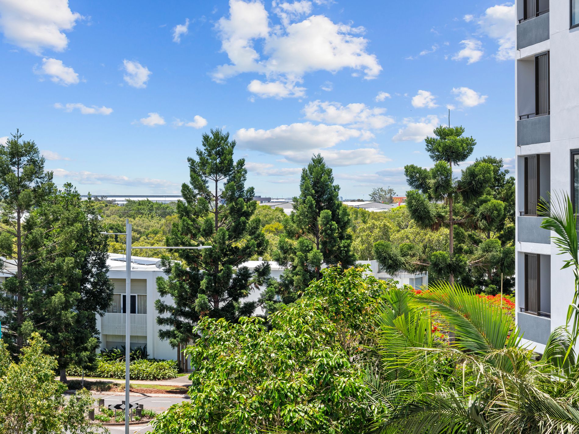 10414 / 320 MacArthur Avenue, Hamilton