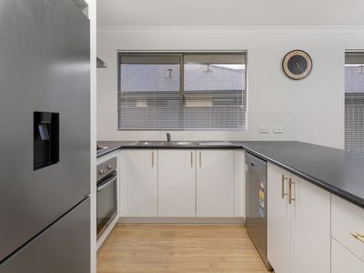 11 AUBURN WAY, Baldivis