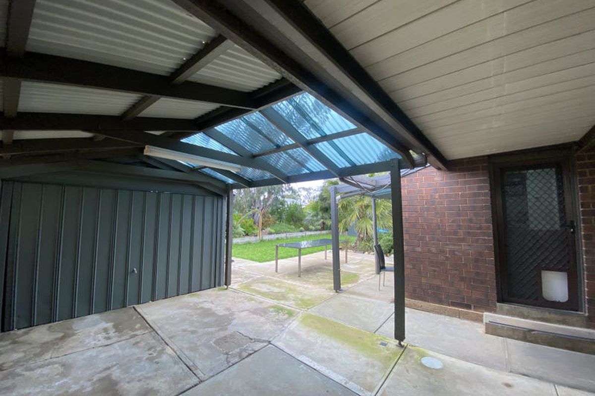 24 Carrama Crescent, Munno Para