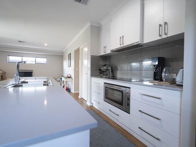 26 Kulungar Elbow, South Guildford