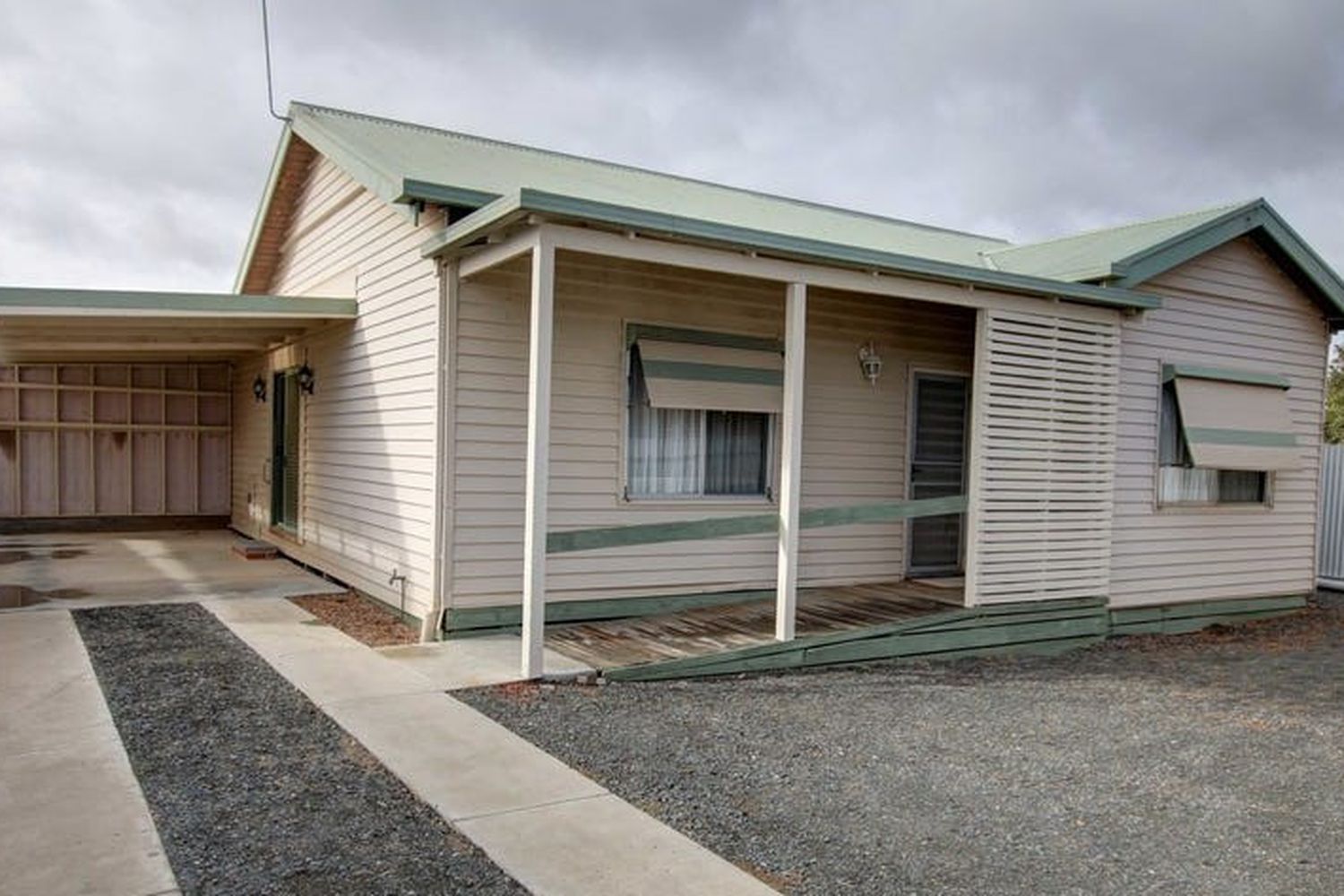2 / 7 Gardenia Street, Horsham