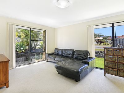 2 Beaumont Crescent, Pacific Pines