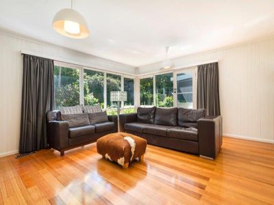 6 Cheniston Road, Mount Macedon