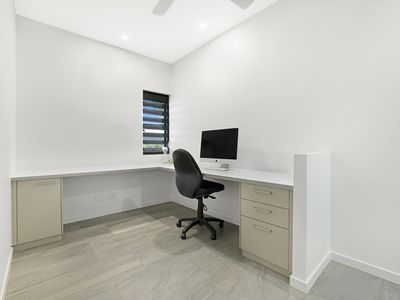 32 Iridescent Drive, Trinity Park
