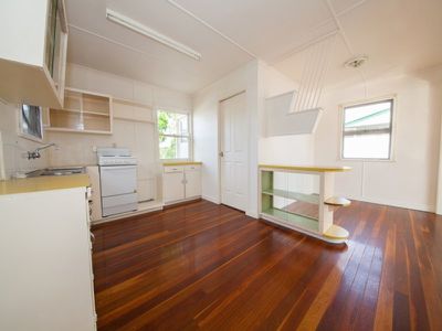 16 Leslie Street, East Ipswich