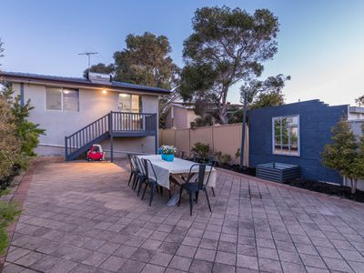 8A Wilson Crescent, Wembley Downs