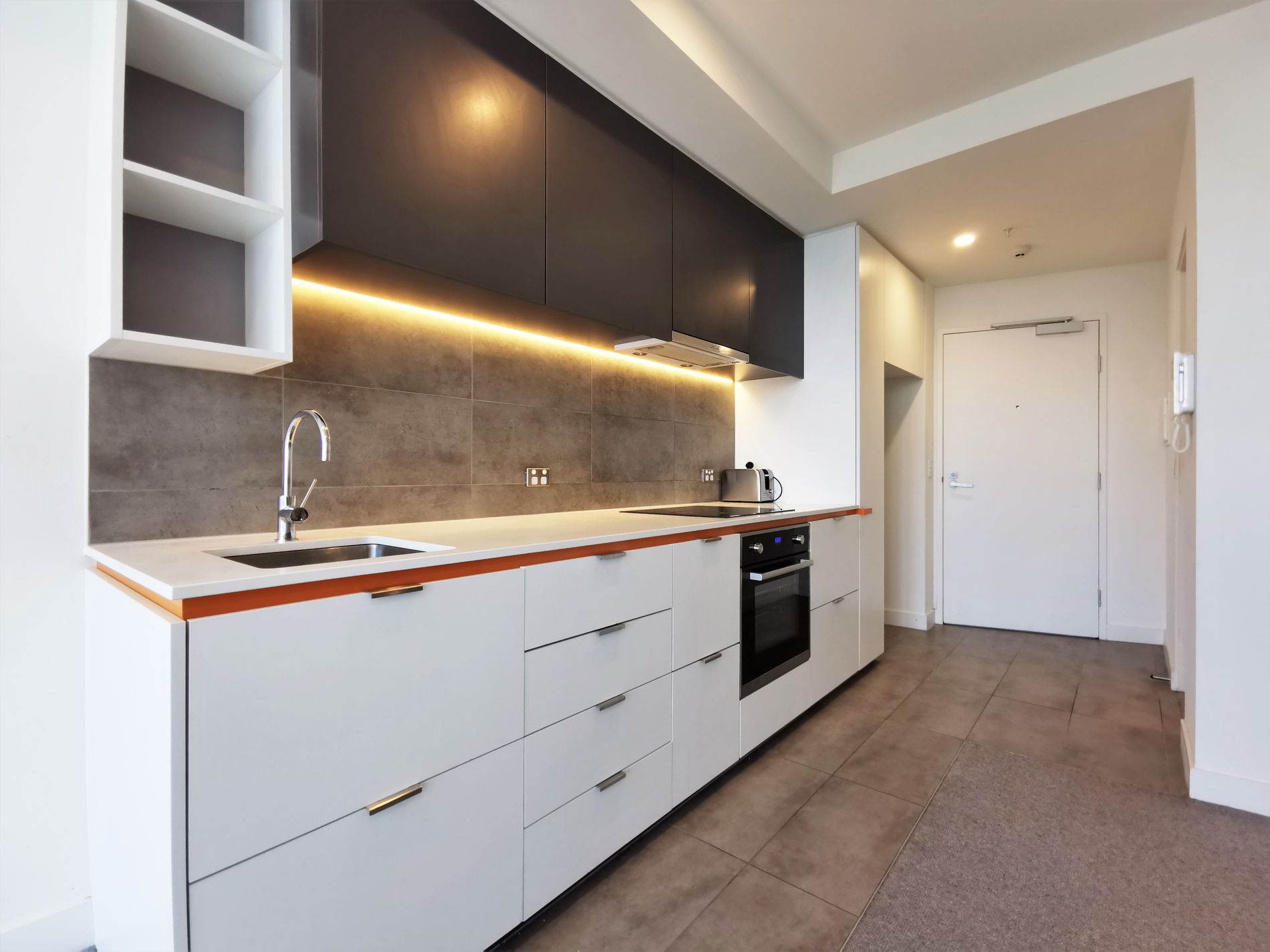 2111 / 28 Bouverie Street, Carlton