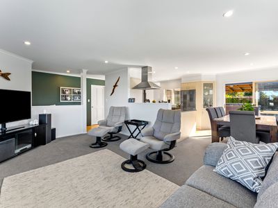 7 Omana Avenue, Shelly Beach, Helensville