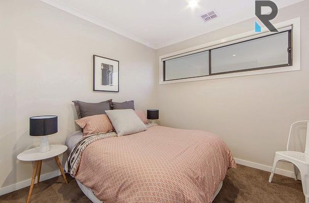 10 Montenegro Road, Greenvale