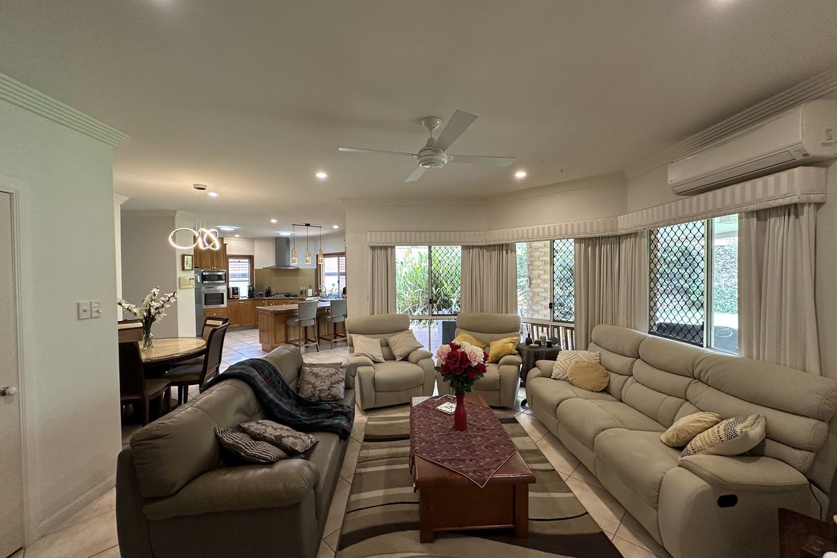 24 Aquarius Place, Bridgeman Downs