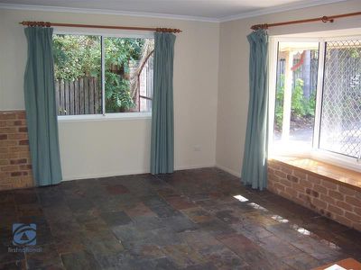 18 Lamorna Street, Rochedale South