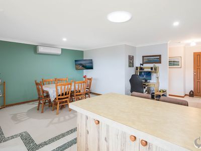 28 Hillside Crescent, Kianga