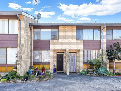 5 / 2 Blackbutt Way, Barrack Heights