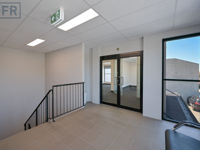 4 / 437 Yangebup Road, Cockburn Central