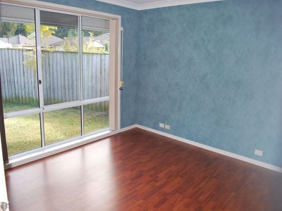 8 Greywood Place, Horsley
