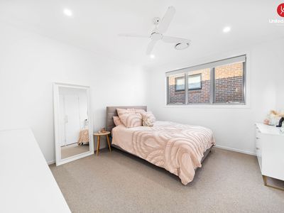 32 Jenkinson Drive, Elizabeth Hills