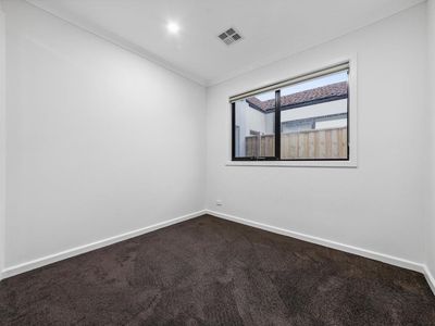 28 Palmdale Crescent, Mambourin