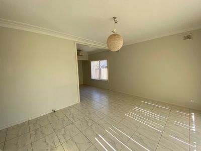33 Hurlstone Avenue, Glenfield