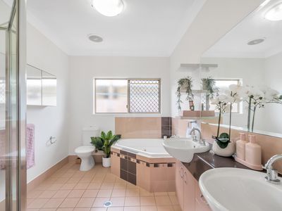 14 Sandover Close, Bentley Park