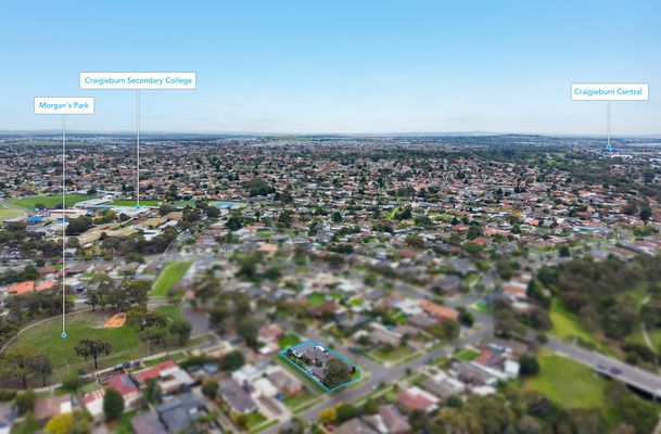 10 Mitford Crescent, Craigieburn
