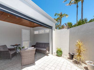 11A May Drive, Nollamara