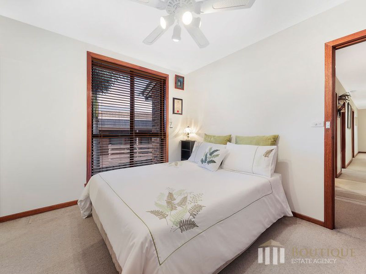 17 Bellbrook Drive, Dandenong North