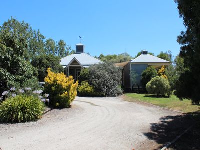30 / East Barham Road, Barham