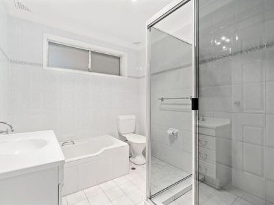 20 Caroline Crescent, Georges Hall