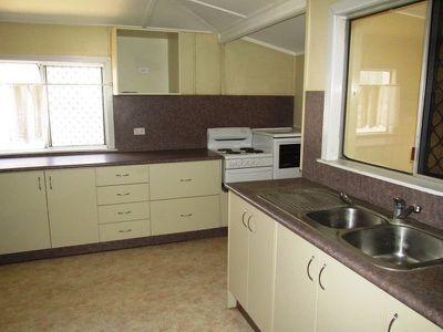 124 Wren street, Longreach