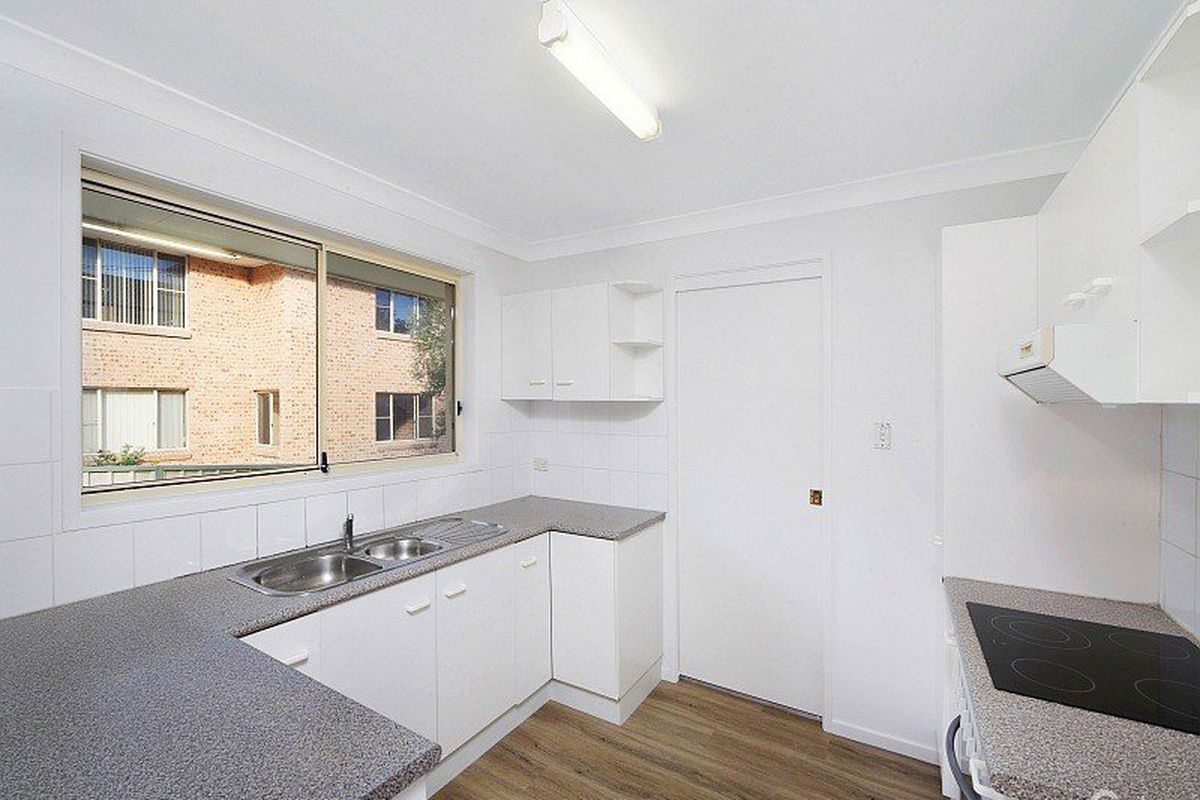 1 / 23-25 Donnison Street, Gosford