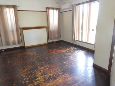 16 Heywood Cres, Seymour