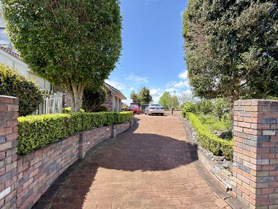 102 Chelsea View Drive, Chatswood