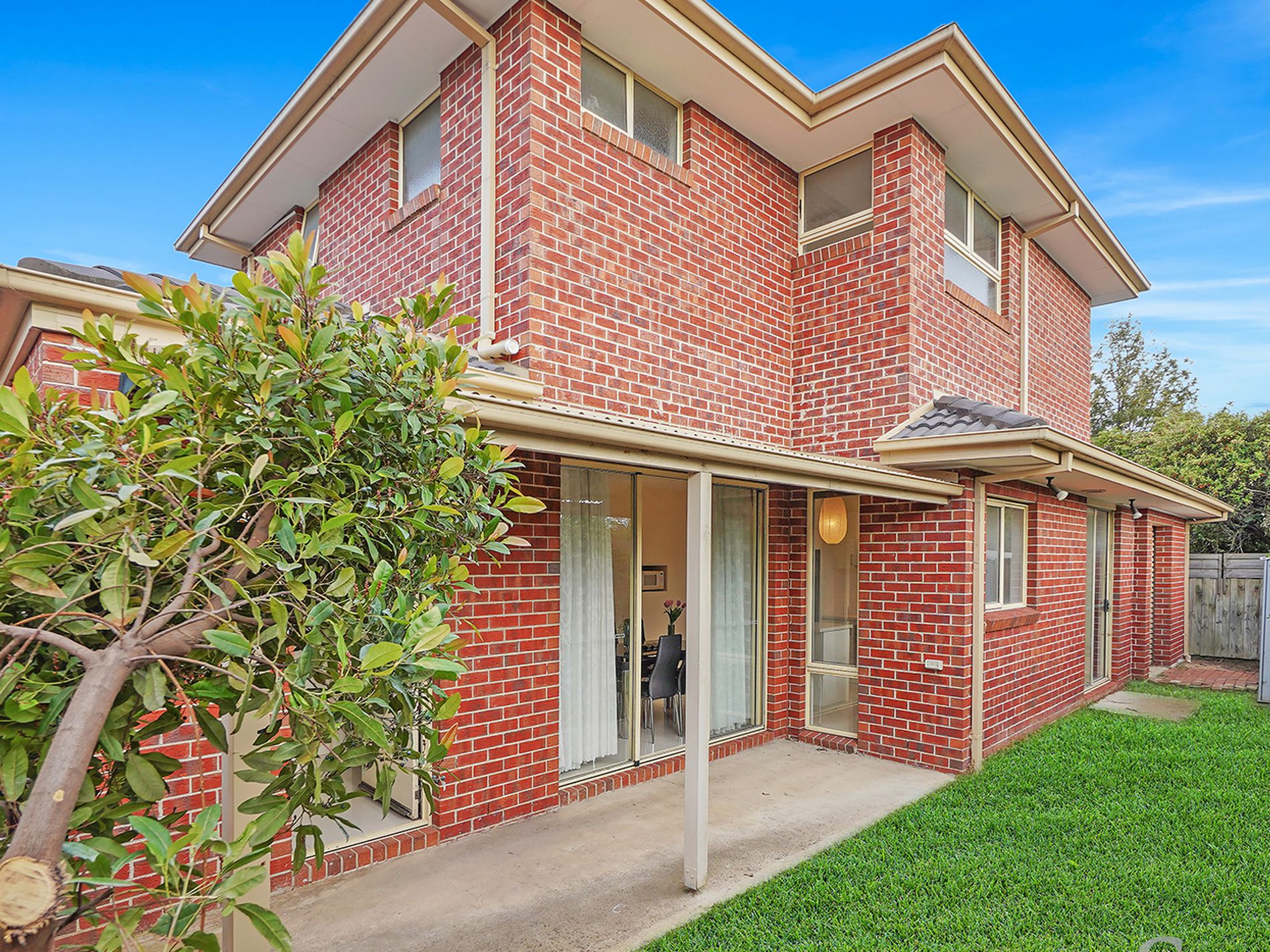 2 / 5 Risdon Drive, Notting Hill