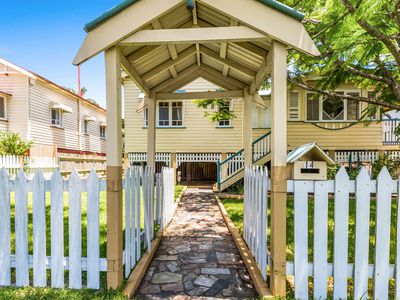 14 Erskine Avenue, Kedron