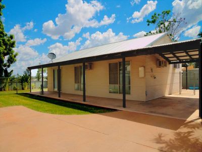 2 / 16 Plum, Kununurra