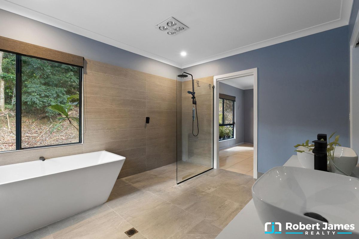 17 Cocos Court, Doonan