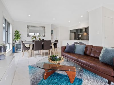 10 Frogmouth Street, Upper Coomera