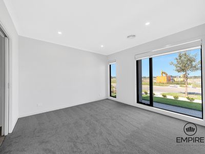 65 Shearjoy Loop, Clyde North