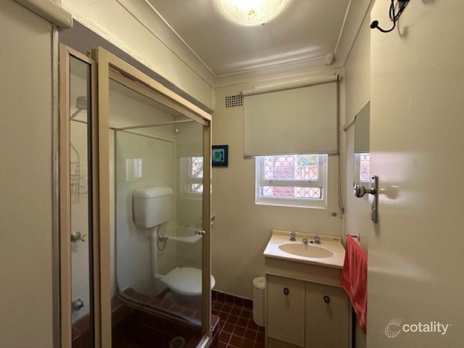 6 / 4 Mosbri Crescent, The Hill