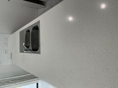 2 / 27 Sharp Crescent, Branyan