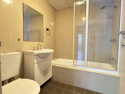 4/170 Bridge Road, Westmead
