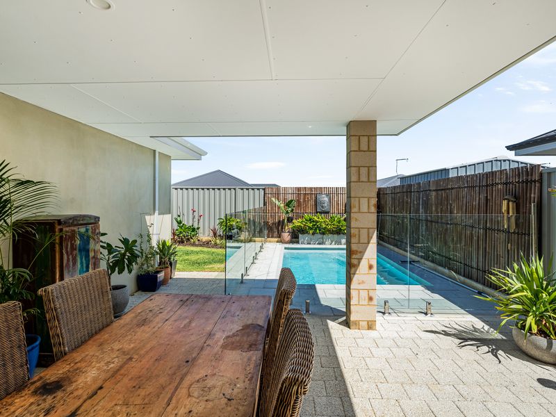 8 BLUEBERRY LOOP, Byford