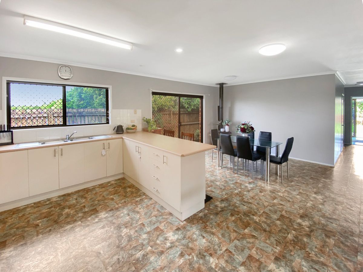 43 Tower Avenue, Atherton