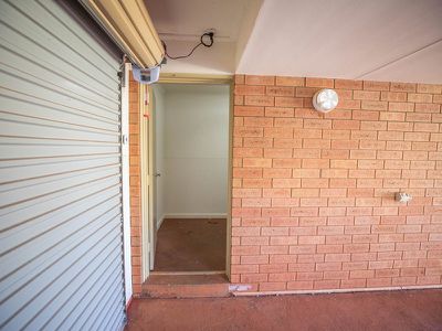 50 Giles Avenue, Newman