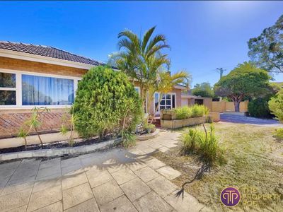 7 May Drive, Nollamara